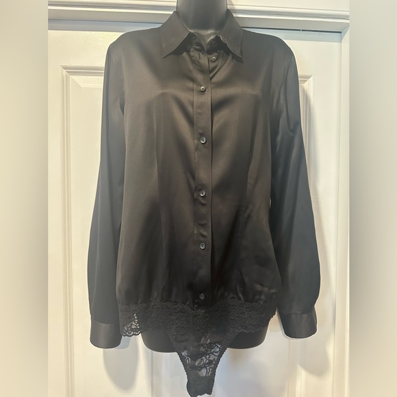 Stylish Black Blouse with Lace Detail - Picture 1 of 7